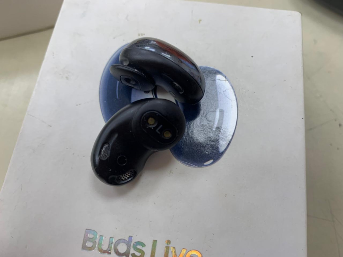 Наушники беспроводные Samsung Buds Live