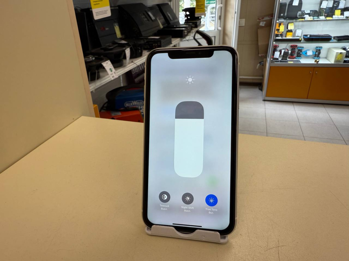 Смартфон Apple iPhone 11 64Gb
