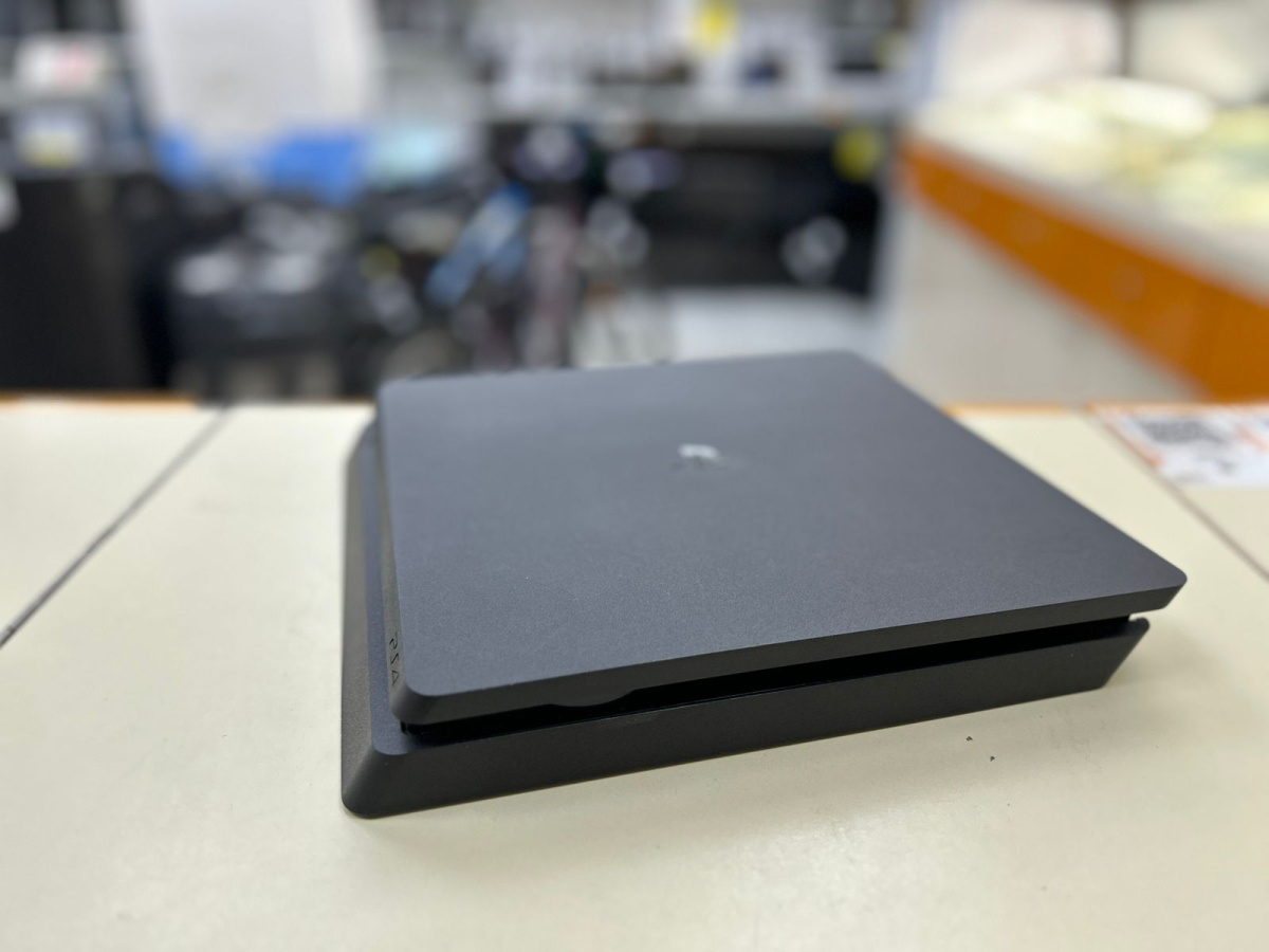 Игровая приставка PlayStation 4 Slim 1Tb Игровая приставка PlayStation 4 Slim 1Tb