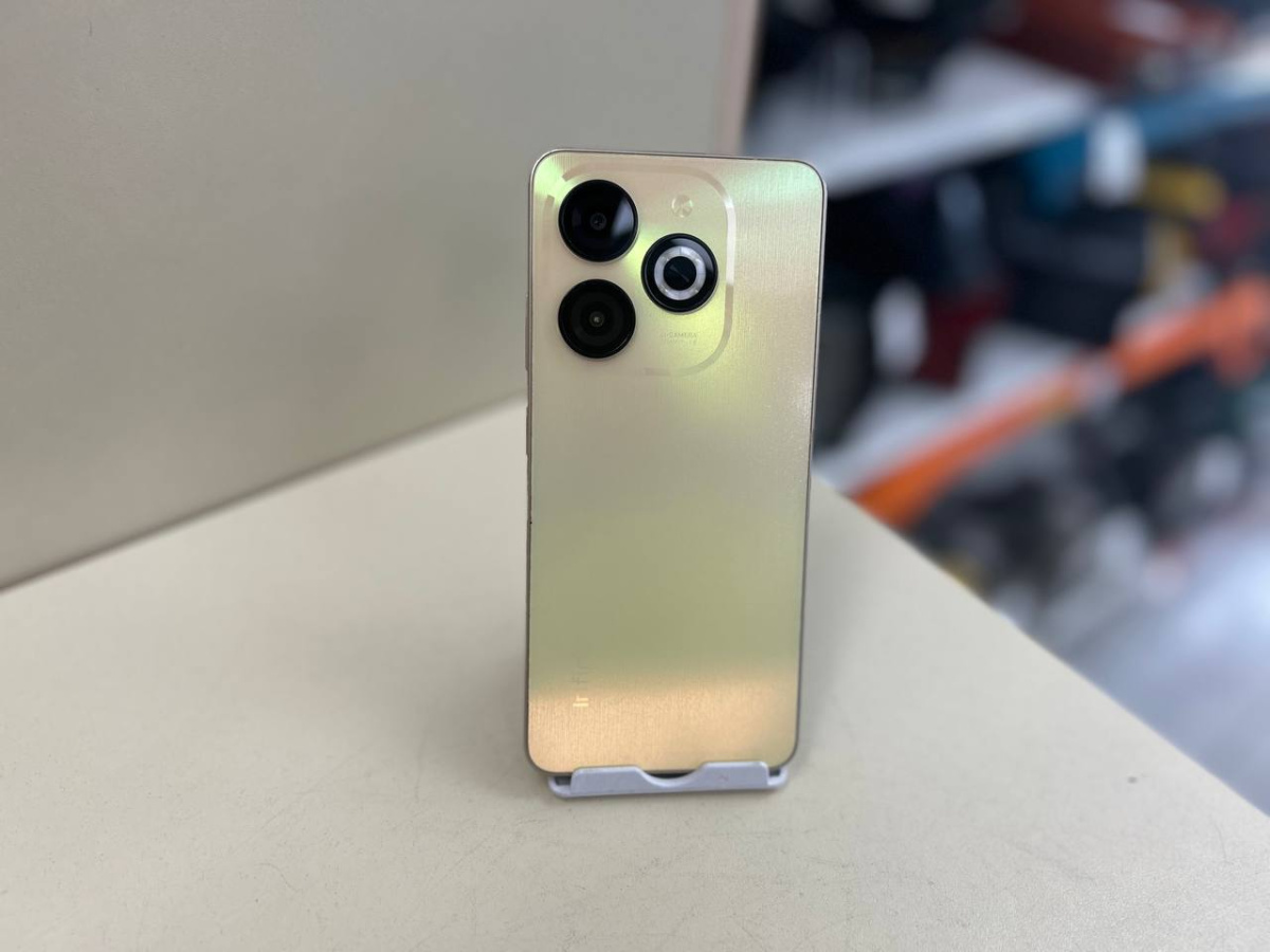 Смартфон Infinix Smart 8 4/128