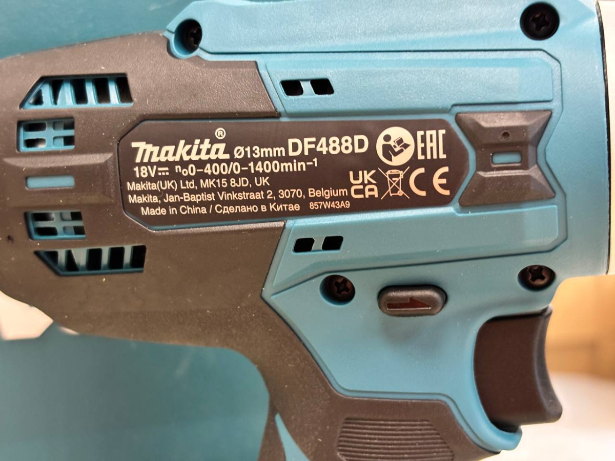 Шуруповерт Makita DF488D