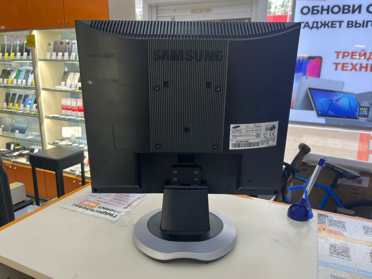 Монитор Samsung SyncMaster 710V