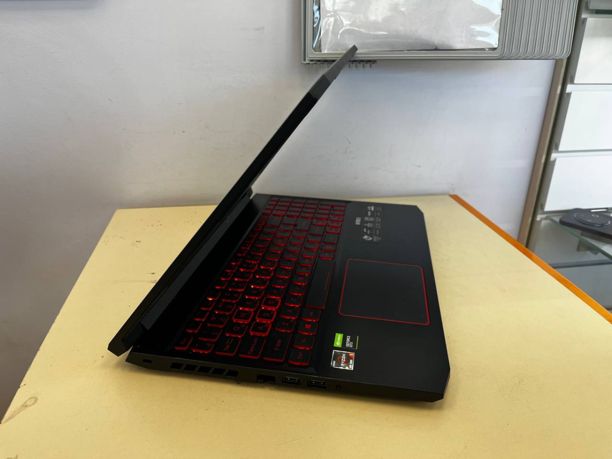 Ноутбук Acer; Ryzen 5 4600H, GeForce GTX 1650, 8 Гб, 250 Гб, 500 Гб