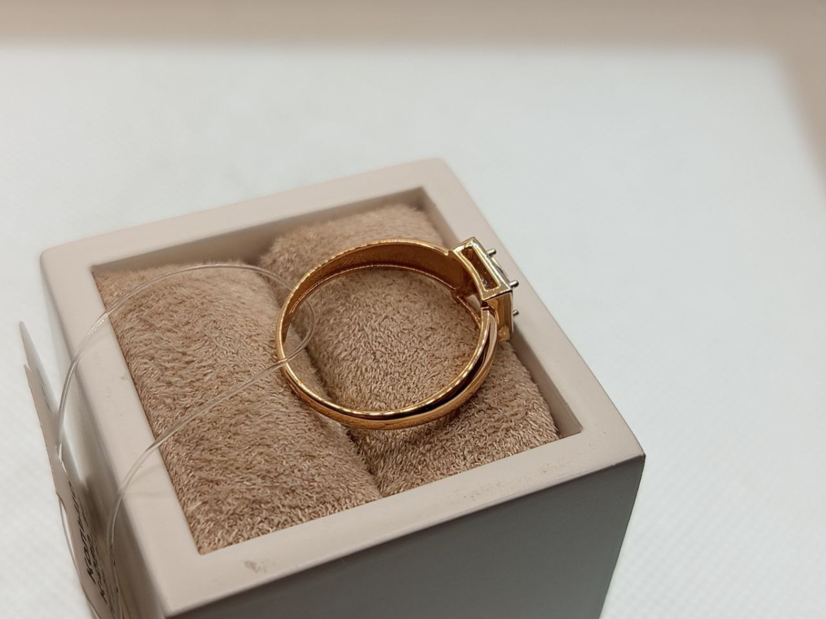 КОЛЬЦО С КАМНЯМИ (Au 585)