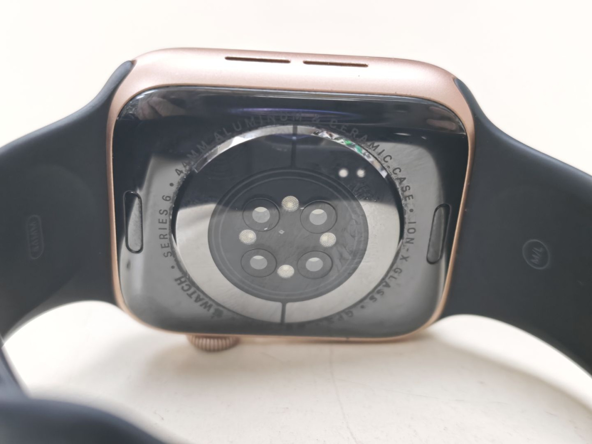 Смарт-часы Apple Watch Series 6 44 мм