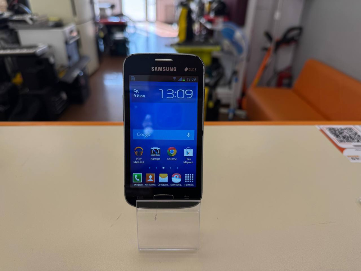 Смартфон Samsung GT-S7262