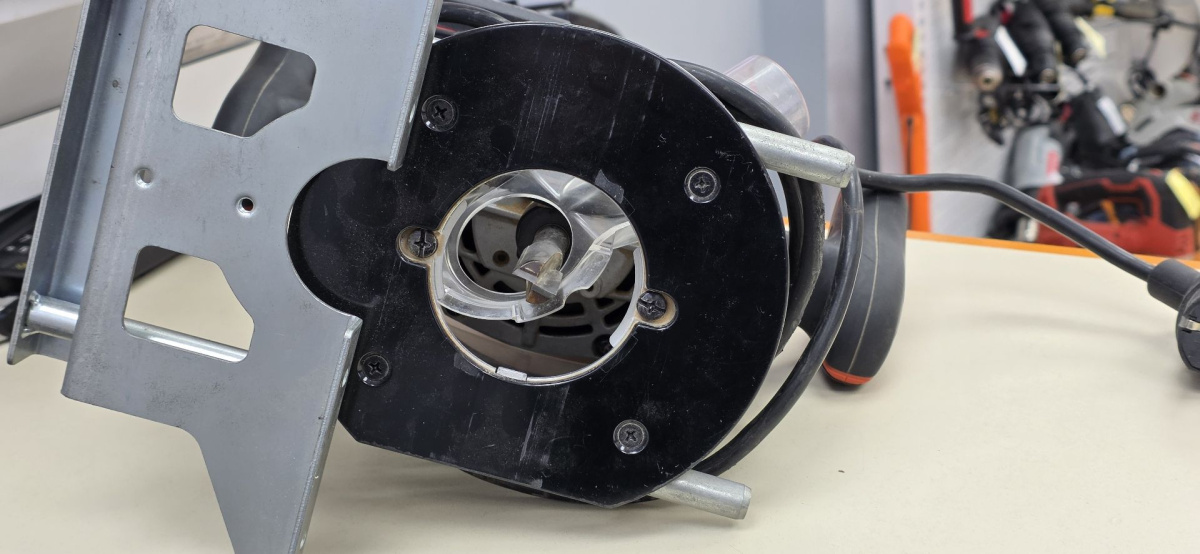 Фрезер Makita M3602