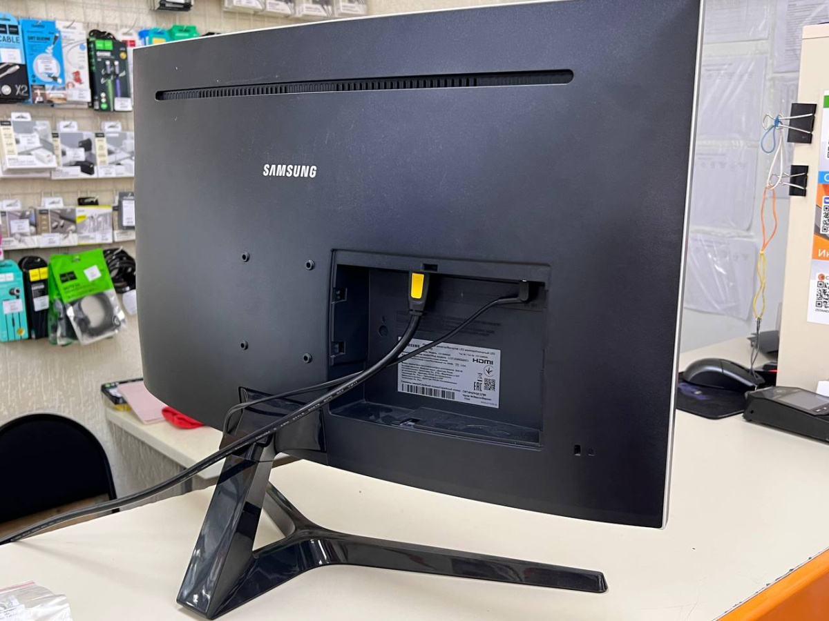 Монитор Samsung C27R500FH