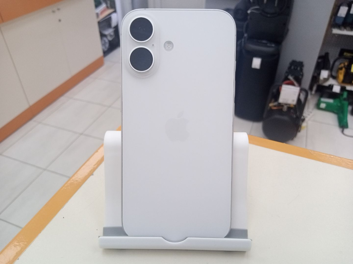Смартфон Apple Iphone 16 128Gb