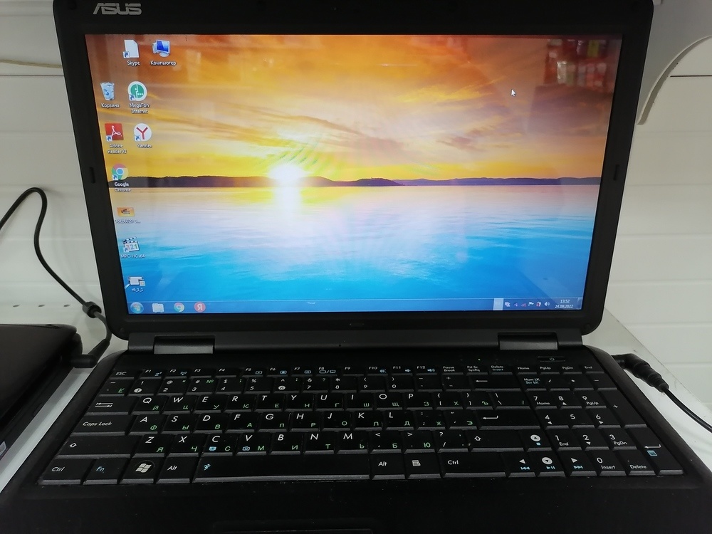 Ноутбук ASUS; Celeron 1000, HD Graphics, 4 Гб, Нет, 320 Гб