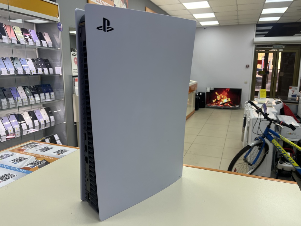 Игровая приставка PlayStation 5 825Gb (С дисководом)